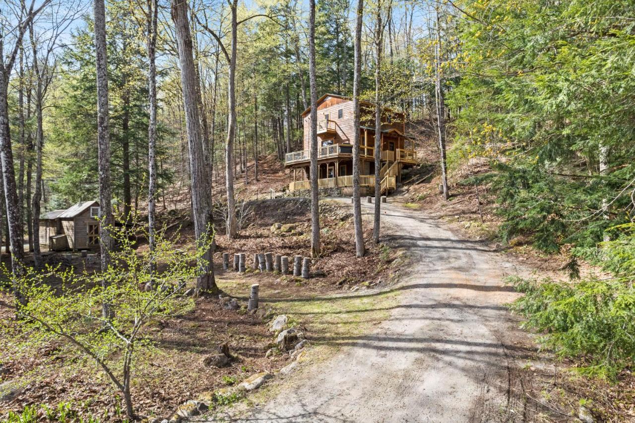 River Road Treehouse Retreat Warrensburg Exterior foto